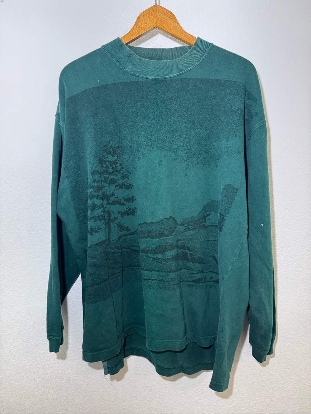 Vintage 90s AOP Men's Teal Graphic Crewneck Sweater